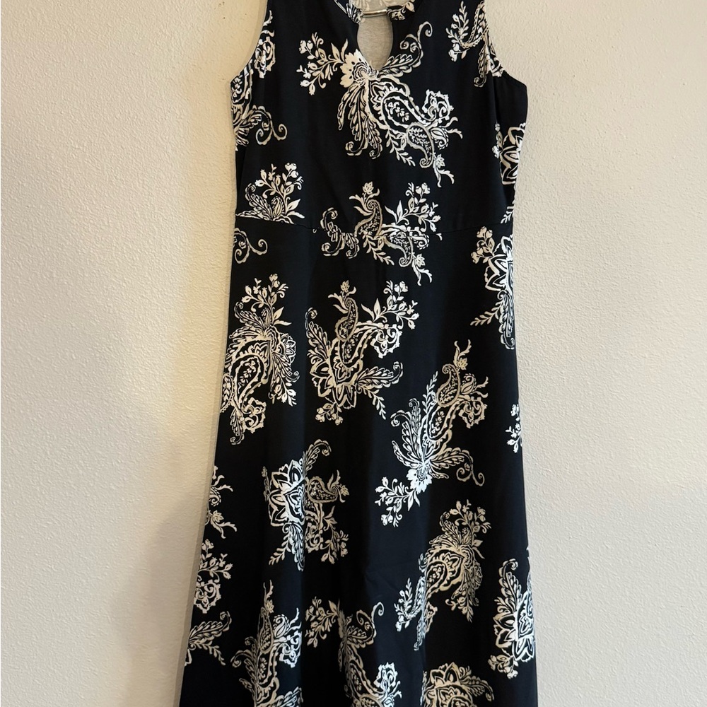 Black and White Floral Sleeveless Dress